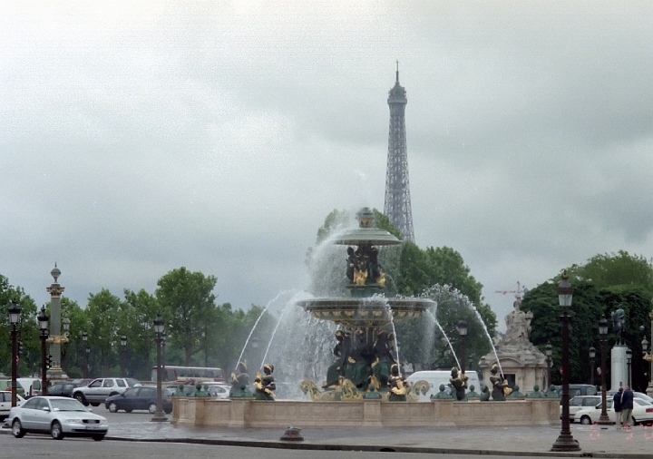 12 Place de Concorde, Eiffel Tower.jpg
